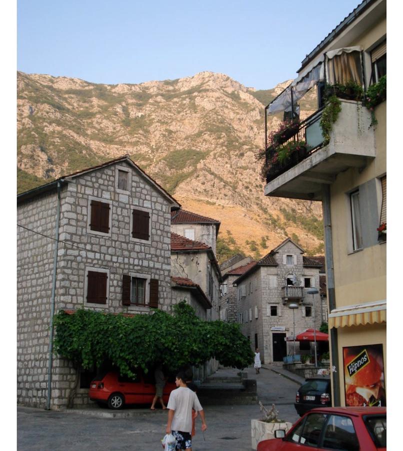 Apartments Sneza Risan Exterior photo